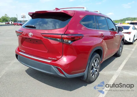 2022 Toyota Highlander Xle z USA, uszkodzony, nr VIN 5TDGZRBH2NS165936